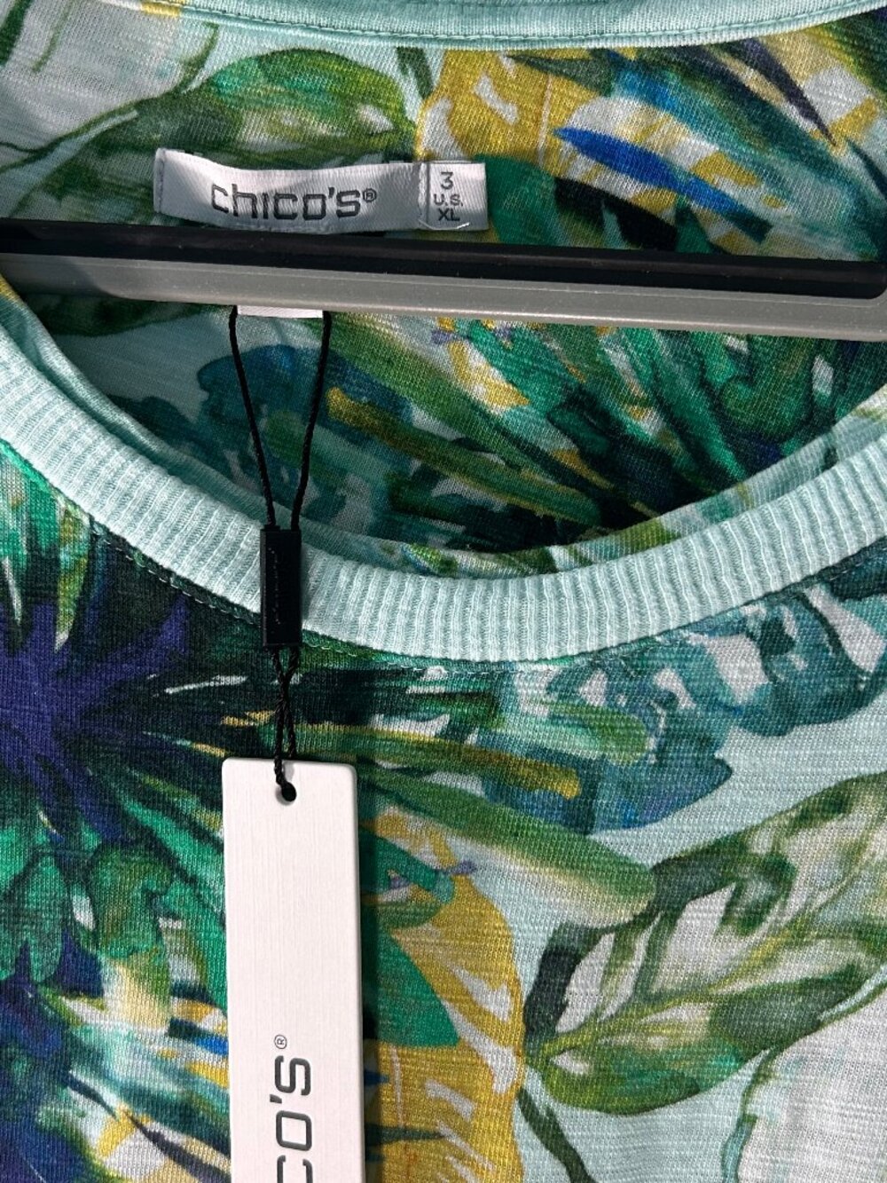 NWT Chico's Tropical Floral Print Tee Teal Waters Cotton Modal Top Size 3 - Picture 2 of 10